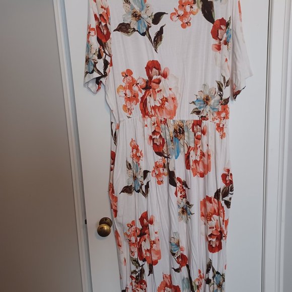 First Look 3x Floral Maxi Dress - Picture 2 of 2